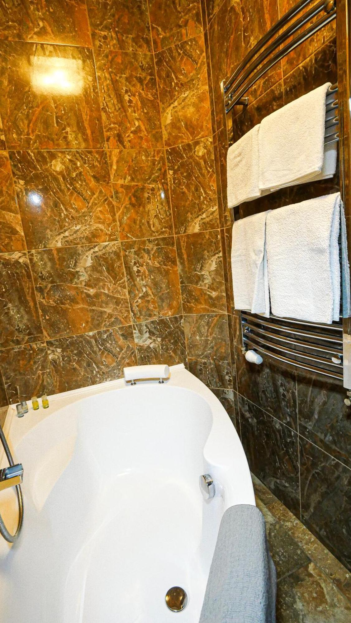 Residence Moravia Apartments Karlovy Vary Esterno foto